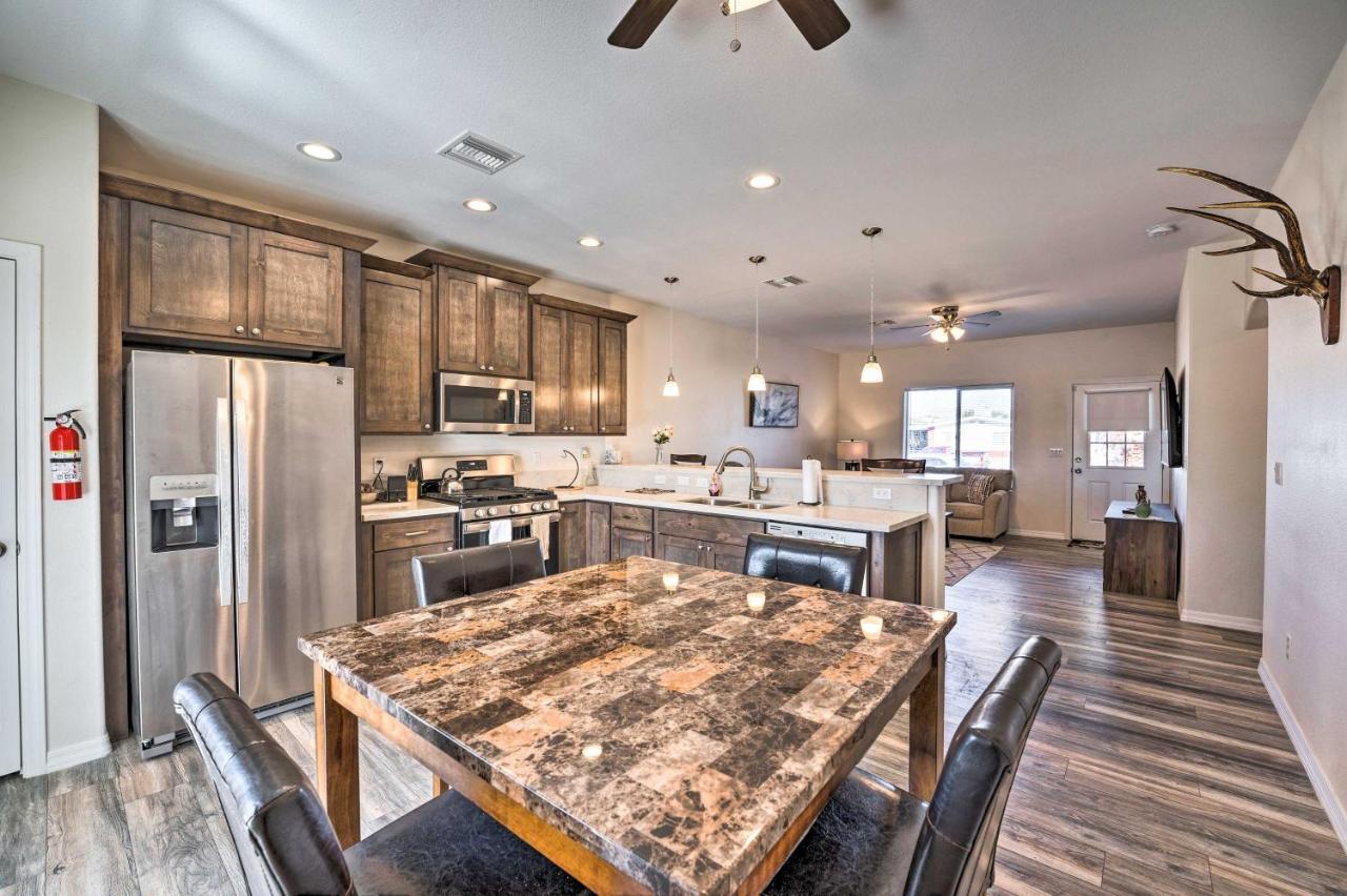 Pet-Friendly Retreat - 1 Block To Colorado River! Bullhead City Buitenkant foto